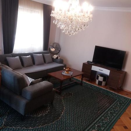 Marina House Appartement Batoemi Buitenkant foto