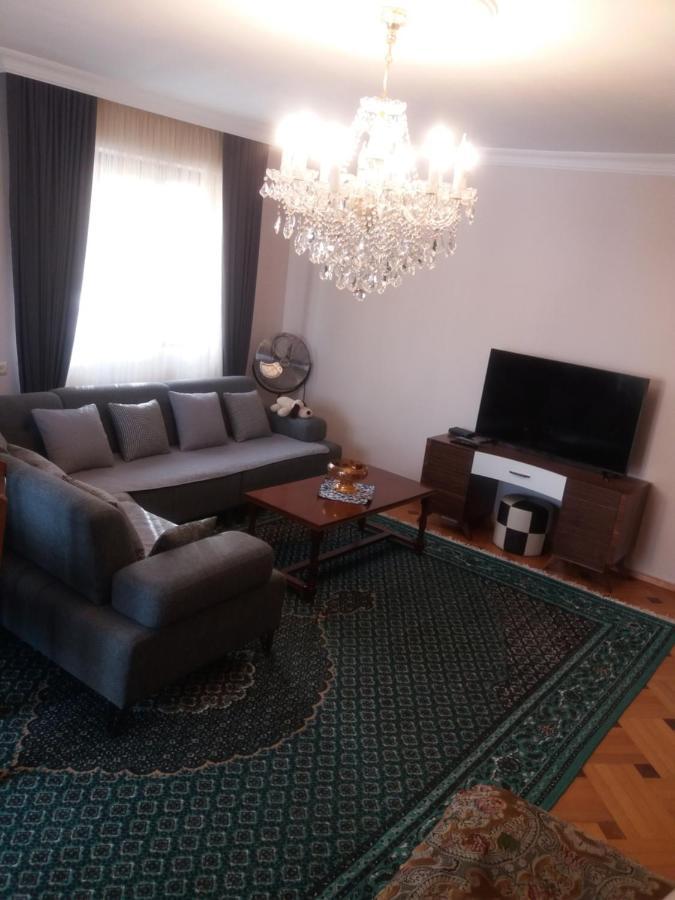 Marina House Appartement Batoemi Buitenkant foto