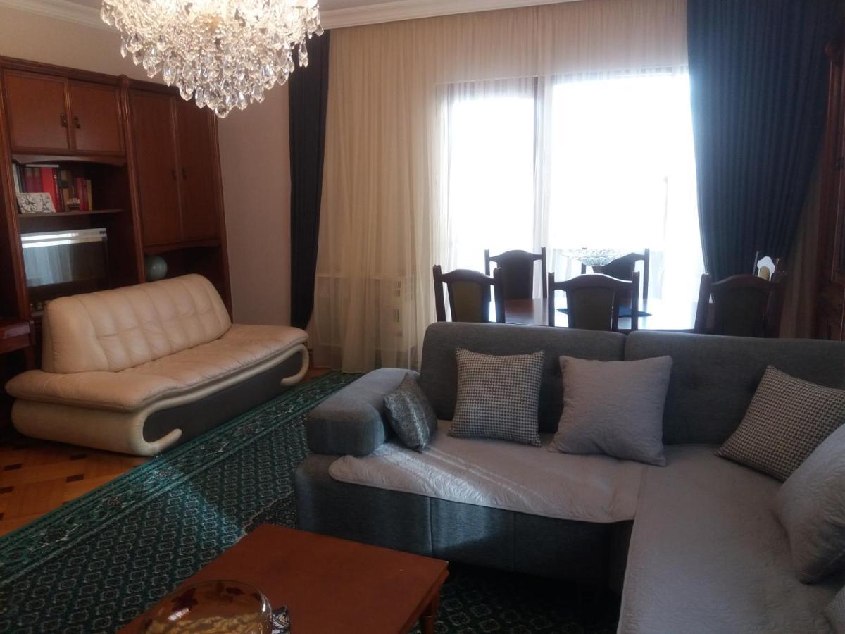 Marina House Appartement Batoemi Buitenkant foto