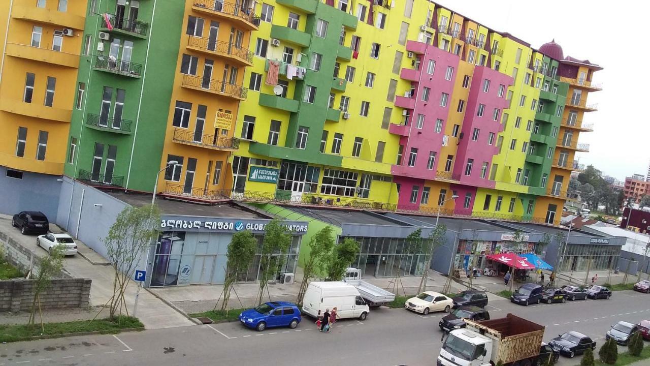 Marina House Appartement Batoemi Buitenkant foto