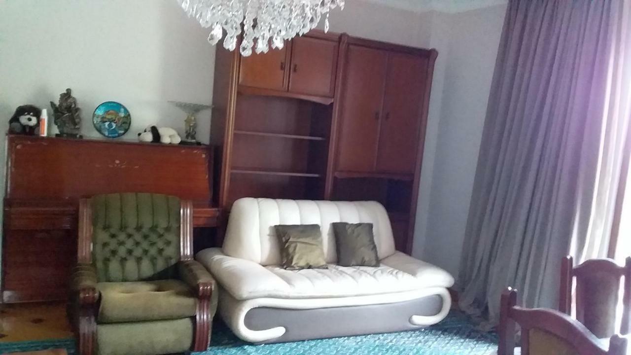 Marina House Appartement Batoemi Buitenkant foto