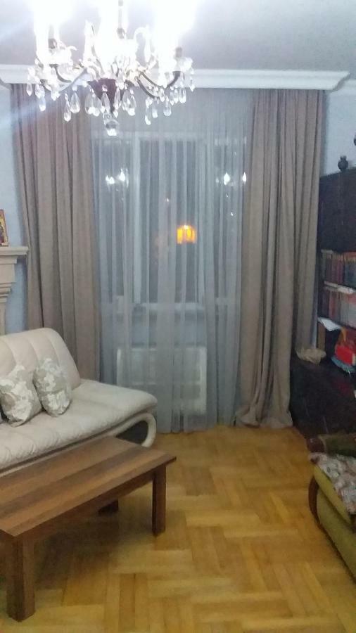 Marina House Appartement Batoemi Buitenkant foto